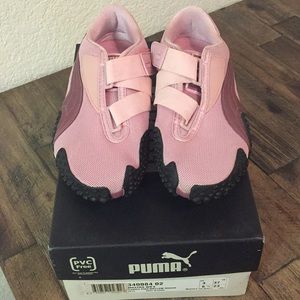 pink puma tennis shoes
